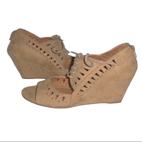 Jaclyn Smith Tan Effie Lace Up Back Zip Wedge Sandals - Sz 7 - Picture 14 of 14